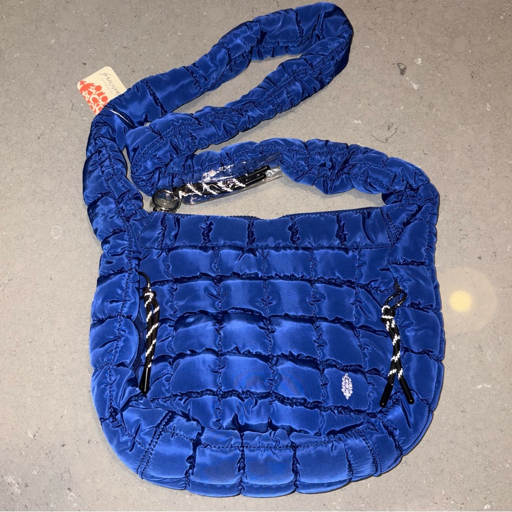NWT Free People x FP Movement Quilted Baby Carryall Crossbody Bag in Royal Blue - Picture 10 of 12